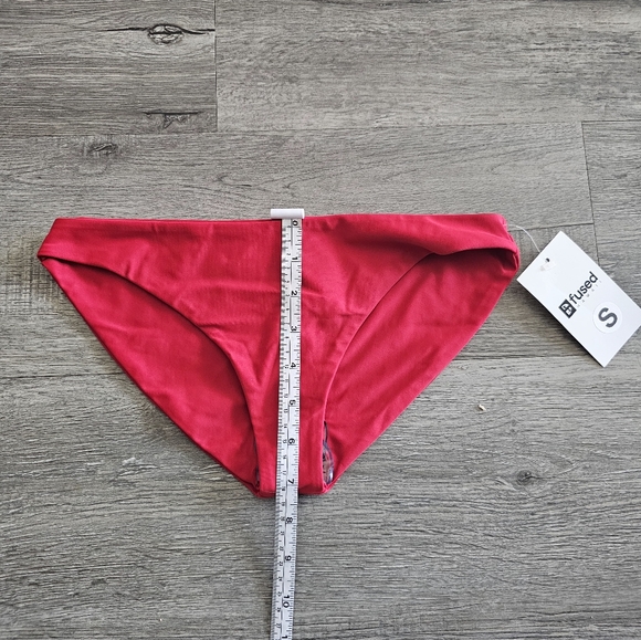 Nwt Fused Hawaii red women's size small bikini bottoms - Picture 3 of 3